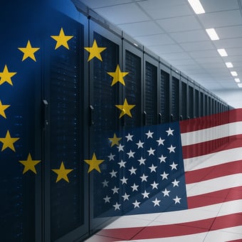  Die beiden Flaggen von Eropa und den USA vor einem Serverraum. Hier prallen zwei Rechtsauffassungen aufeinander. Dazwischen: europäische Daten.